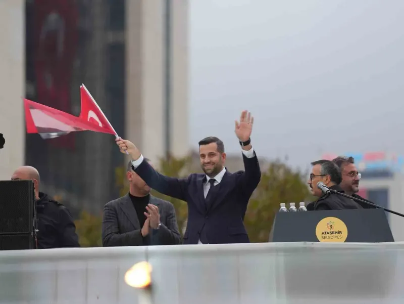 Ataşehir’de 29 Ekim Coşkusu: Geleneksel Kortej Yoğun Katılımla Gerçekleştirildi