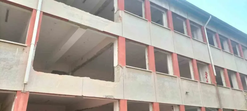 Denizli Çivril'de 44 Yıllık Okulda Güçlendirme Çalışmaları Başlatıldı