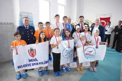 Yenişehir'de İlk Kez Düzenlenen Cumhuriyet Kupası'nda Minik Sporcular Kulaç Attı