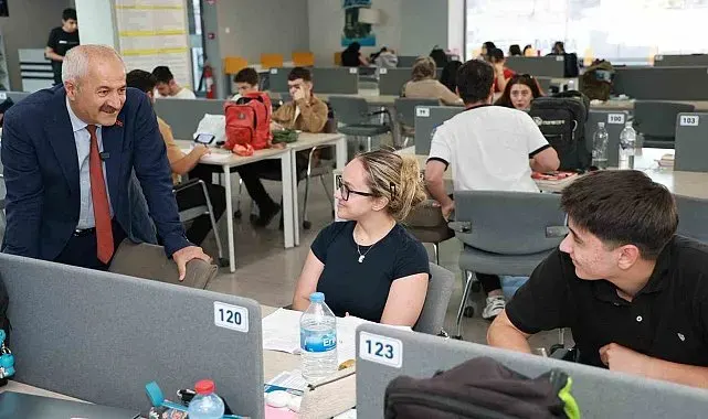 Başkan Büyükgöz'den üniversite adaylarına moral desteği