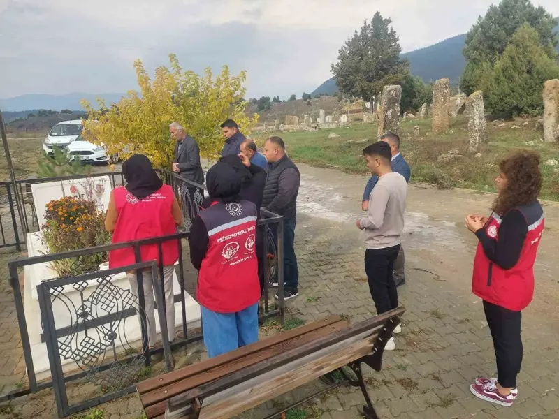 Kahramanmaraş'ta Şehitler Kabirleri Başında Ve Dualarla Anıldı