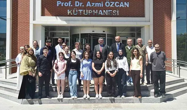 BŞEÜ'de 'Kampüste Yaşam' sergisi sanatseverlerle buluştu