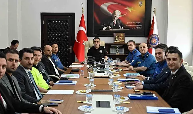 Kars Emniyet Müdürlüğü'nde Güvenlik ve Koordinasyon Toplantısı