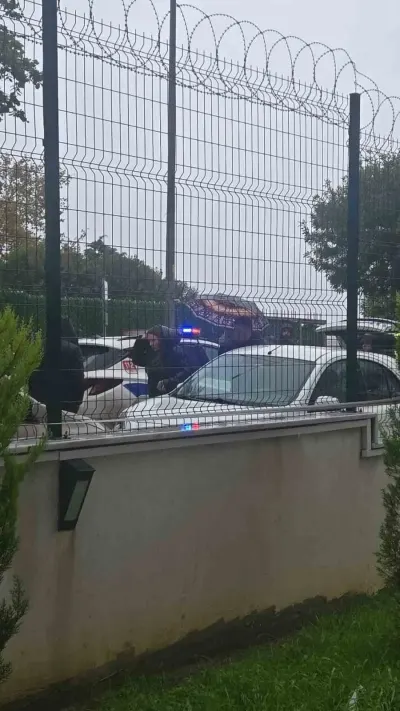 Avcılar’da Okul Önünde Trafik Kavgası: Bekçi Veliye Ateş Etti