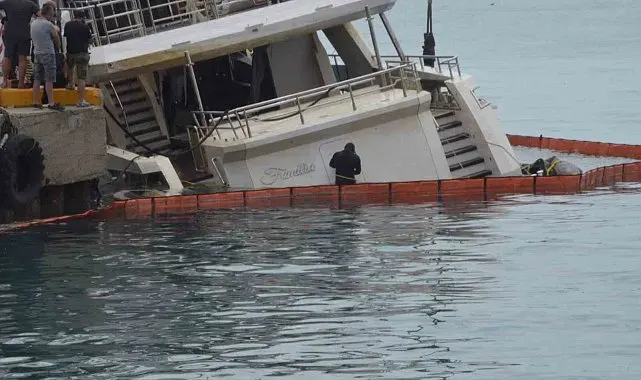 Sinop'ta yan yatan lüks yatta kurtarma mesaisi