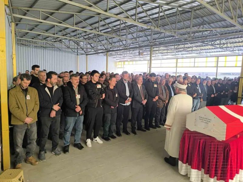 Kanser Tedavisi Gören Polis Memuru Hakan Göçmez Memleketi Samsun'da Toprağa Verildi