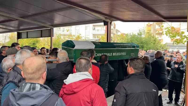 Çanakkale’deki Feci Trafik Kazasında Yaşamını Yitiren Genç Toprağa Verildi