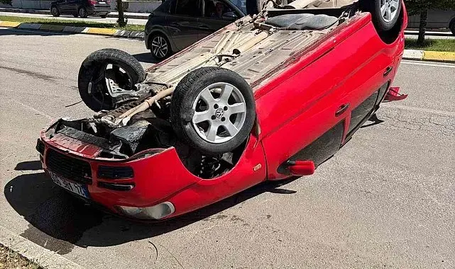 Erzincan'da otomobil takla attı: 1 yaralı