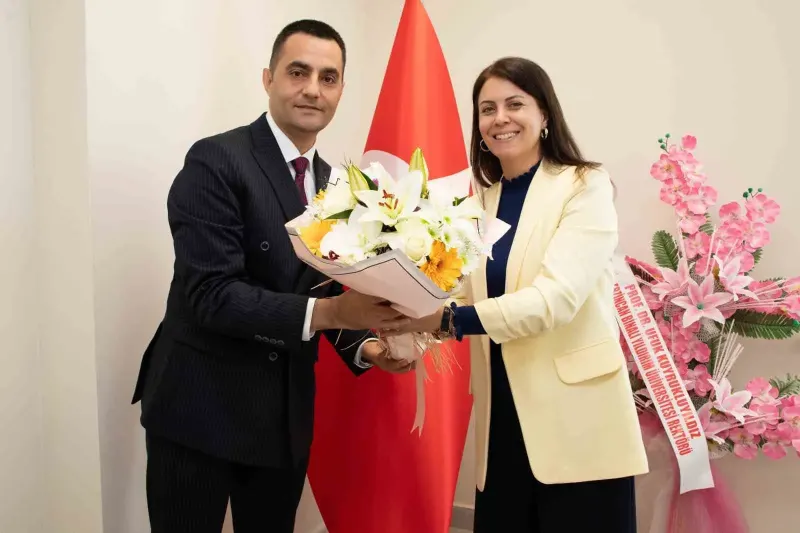 Erzincan Binali Yıldırım Üniversitesinde Yüksekokul Müdürlüğünde Devir Teslim Töreni