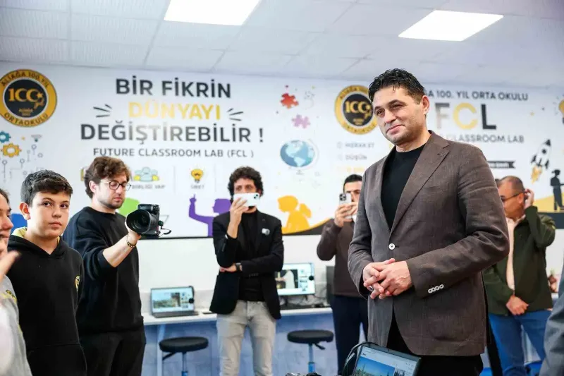 Aliağa 100. Yıl Ortaokulu’nda Geleceğin Sınıf Laboratuvarı Hizmete Girdi