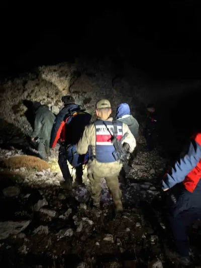Tunceli Ovacik Yaylasinda Sis Nedeniyle Kaybolan 2 Kisi Kurtarildi