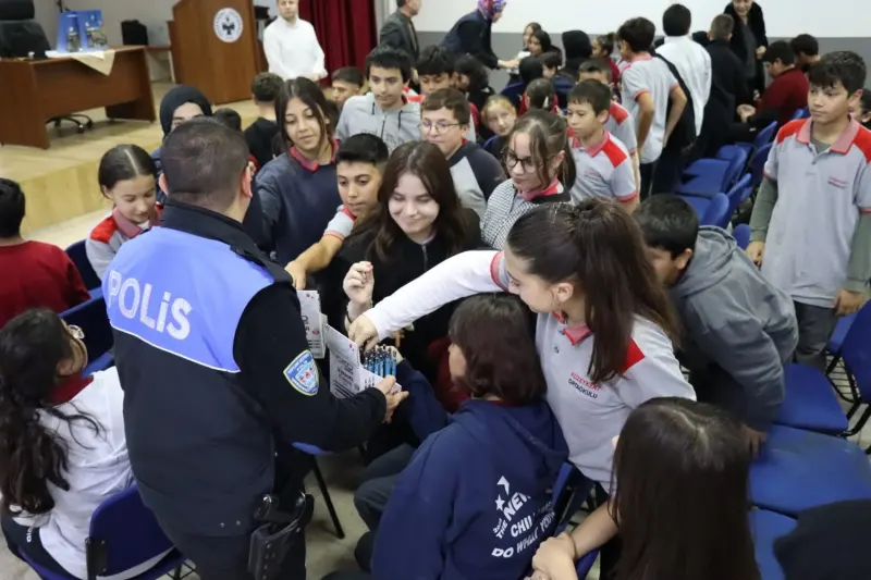 Kastamonu'da Öğrencilere Güvenlik ve Siber Suçlar Eğitimi Verildi