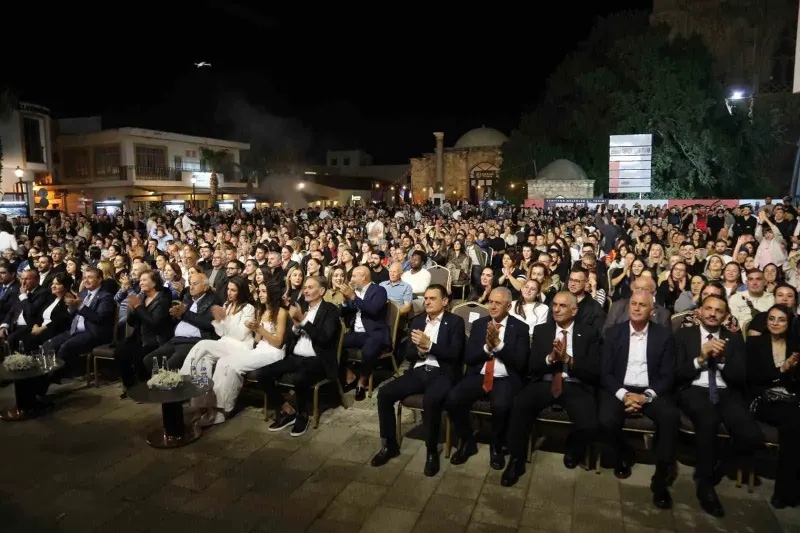 KKTC Başbakanı Üstel: Muhalefet Konuşur Biz Yaparız