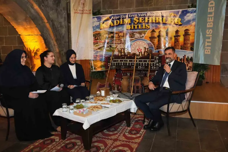 Bitlis'te Öğrenciler Kardeşlik Buluşmasında Bir Araya Geldi