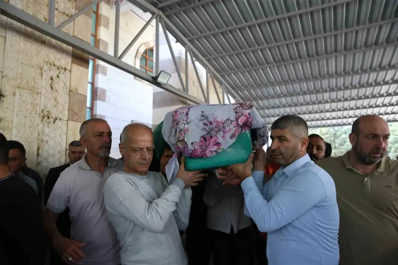 Hatay'daki Tren Kazasında Hayatını Kaybeden Anne Son Yolculuğuna Uğurlandı