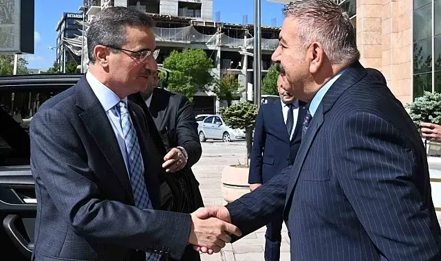 Vali Aydın Baruş Palandöken'de
