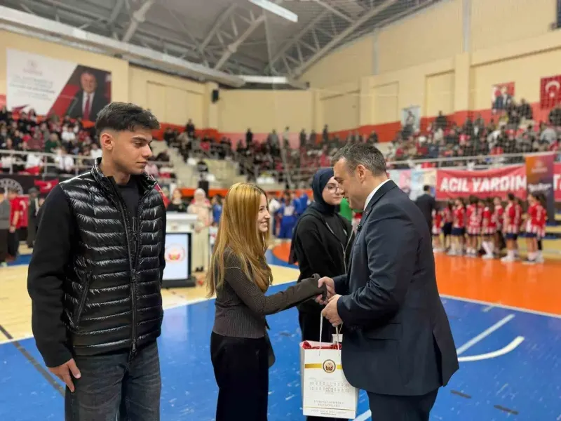 Bilecik'te Düzenlenen Kompozisyon Yarışmasında Genç Kalemden İkincilik Derecesi