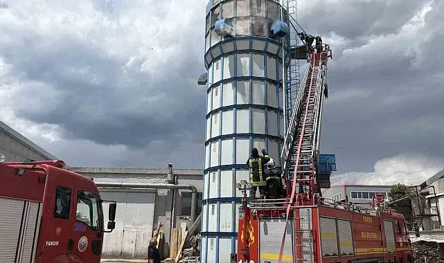 Ahşap kapı fabrikasının talaş silosunda korkutan yangın