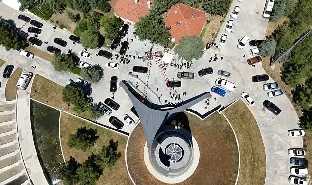 9. Cumhurbaşkanı Süleyman Demirel'in 11'inci yıl anmasına katılımın az olduğu gözlendi