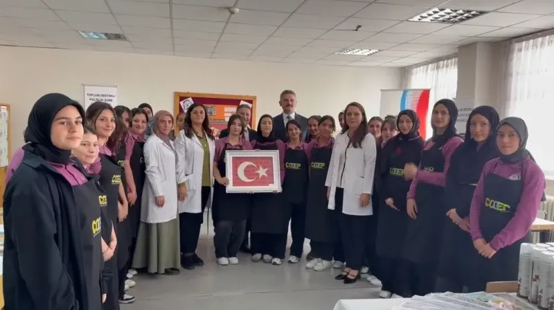 Erzincan'da Öğrenciler İçin Kâğıt Rölyef Kursu Düzenlendi