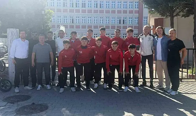 Moymul Ortaokulu Futsal Takımı Türkiye'nin en iyi 8 takımı arasında