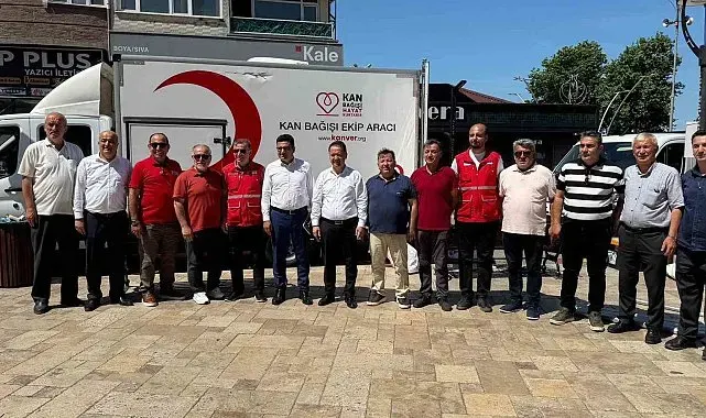 Farkındalık için açık havada kitap okudular