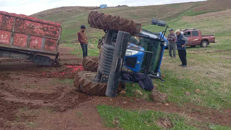 Gaziantepte Kontrolden Çıkan Traktör Devrildi