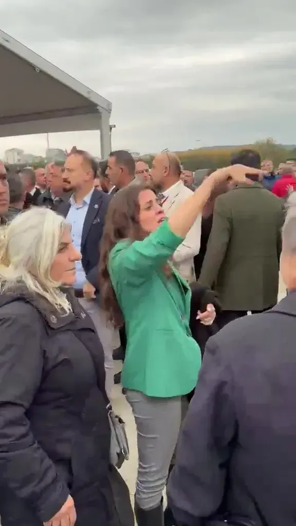 Maltepe’deki Kültür Etkinliğinde Siyasi Gruplar Arasında Gerginlik Yaşandı