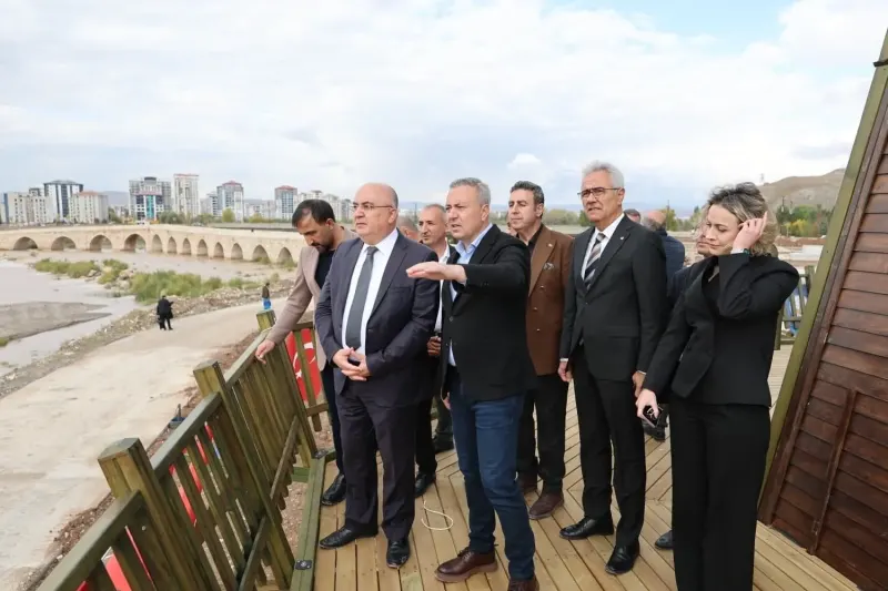 Sivas Kızılırmak Projesi'nde Sokak Lezzetleri Binasının Temeli Atıldı