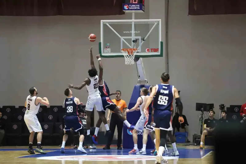 Bordo Basketbol Lider Bahçeşehir Kolejini Farklı Geçti