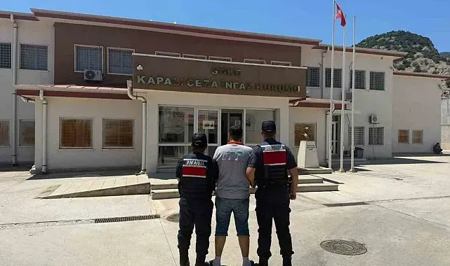 Kuşadası'nda uyuşturucu satıcısı yakalandı