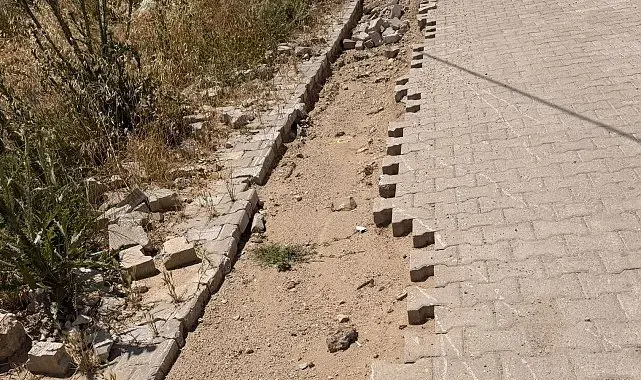 Buldan'da internet altyapı çalışması sebebiyle bozulan yollar vatandaşları mağdur etti