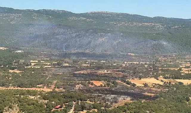 Muğla'daki yangına 90 saniyede 15 ton su bıraktılar