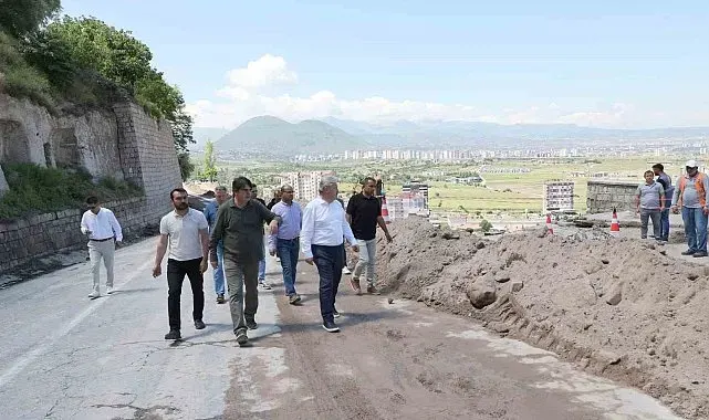 Mimarsinan mahallesinde çöken istinat duvarında inceleme yapıldı