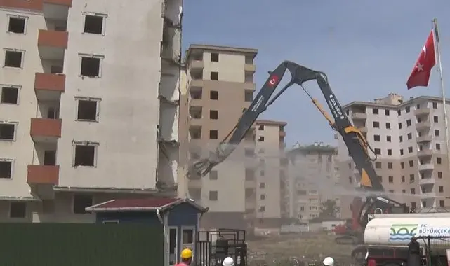 Büyükçekmece'de depremde yıkılma riski bulunan 36 yıllık sitede kentsel dönüşüm