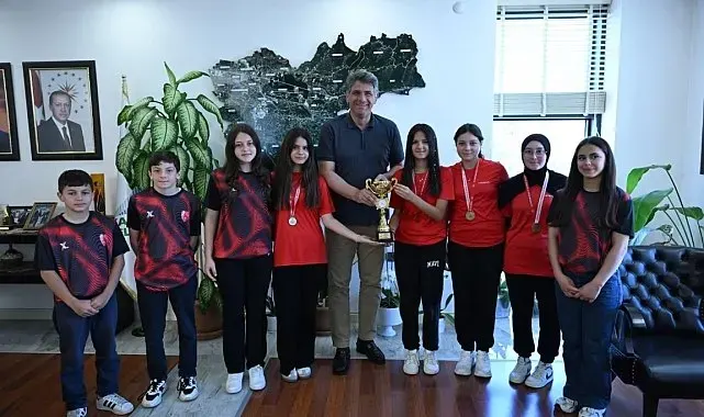 Kartepe'de ulusal müsabakalarda derece yapan öğrenciler başarılarını paylaştı