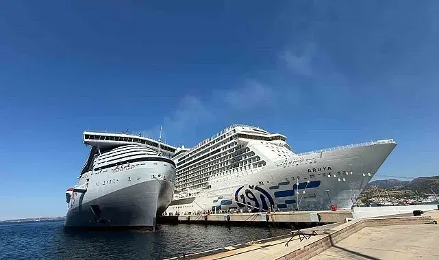 Bodrum'a aynı günde 2 dev kruvaziyer, 4 bin 625 yolcu geldi