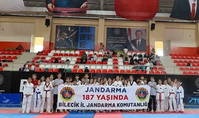 Bilecik'te jandarmanın 187. yılına özel pankart