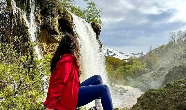 30 metreden dökülen Konarlı Şelalesi doğaseverleri büyülüyor