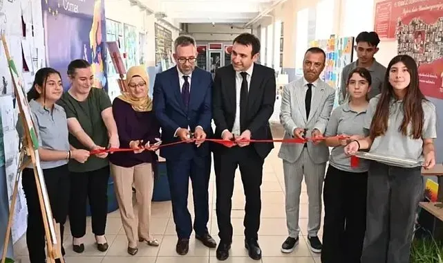 Yenipazar'da yıl sonu sergisi açıldı