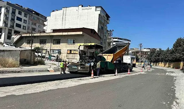 Çayırova Uğur Mumcu Caddesi yenileniyor