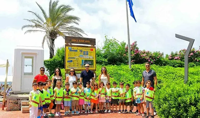 Minik çevreciler Mavi Bayrak'la tanıştı