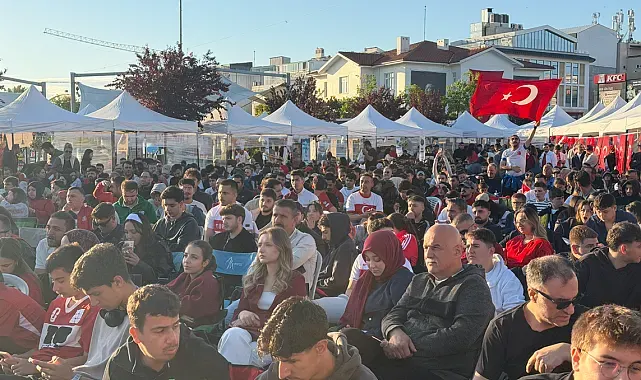Yalova dev ekranda milli maç heyecanı