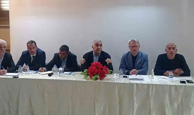 Genel Sekreter Aynalı, Tekman'da muhtarları dinledi
