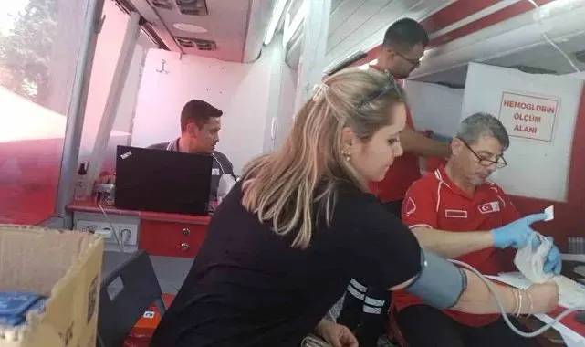 Kızılay'dan sıcaklara karşı akşam mesaisi