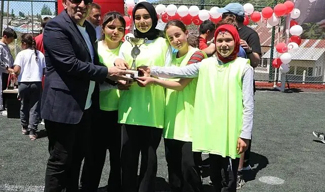 Gaziköy'e spor desteği