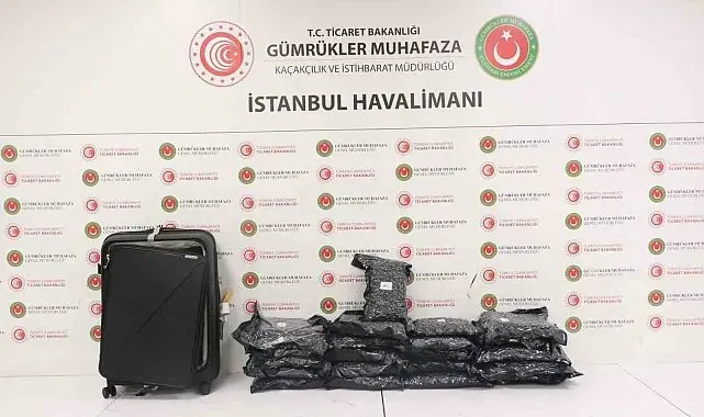 İstanbul Havalimanı'nda uyuşturucu operasyonu: 22,5 kilogram esrar ele geçirildi