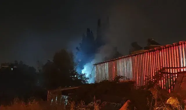 Seramik parçaları satılan iş yerinde yangın