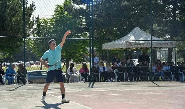 BŞEÜ'de ilk defa tenis turnuvası gerçekleştirildi