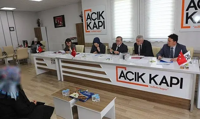 Vali Ziya Polat, Halk Günü'nde vatandaşların talep ve sorunlarını dinledi